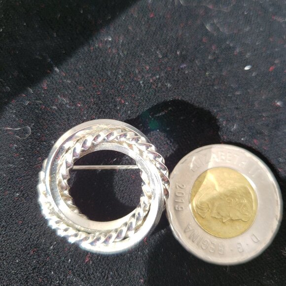 Vintage Brooches - Picture 7 of 10